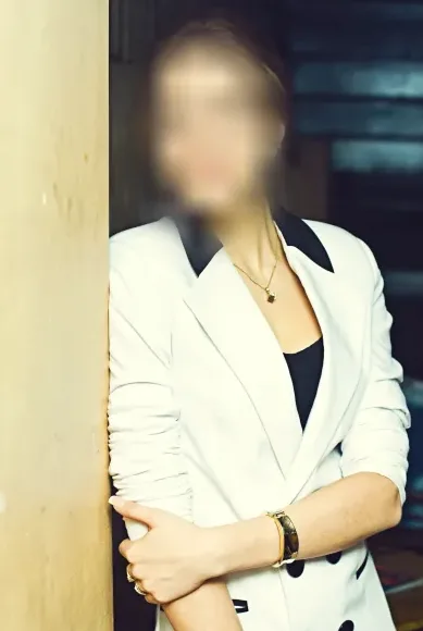 Anja, 30