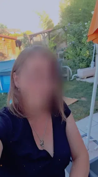 Antonia, 37