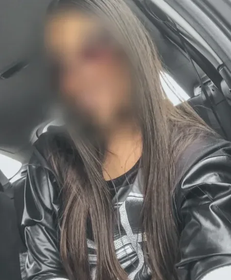 Carla, 24