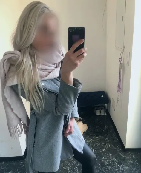 Celina, 24