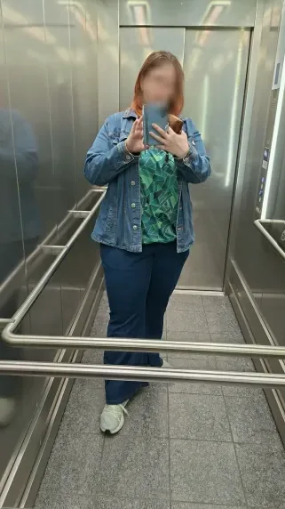 Daniela, 40