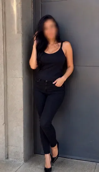 Fiona, 33