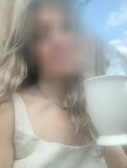 Lucia, 37