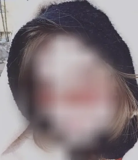 Merve, 19