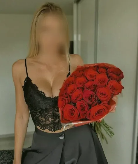 Pauline, 32