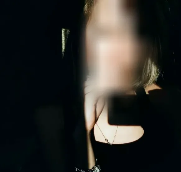 Saskia, 28