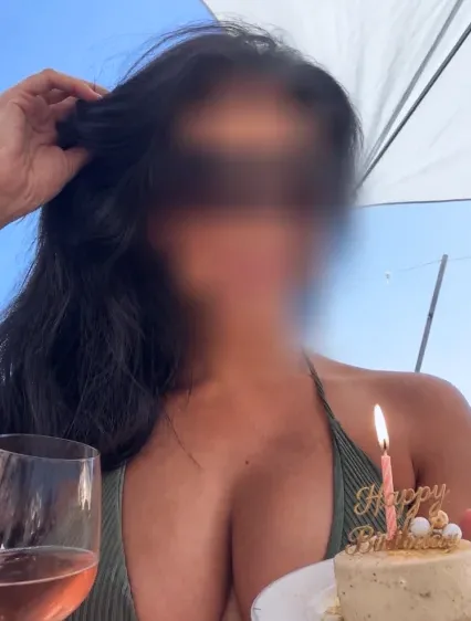 Zeynep, 40